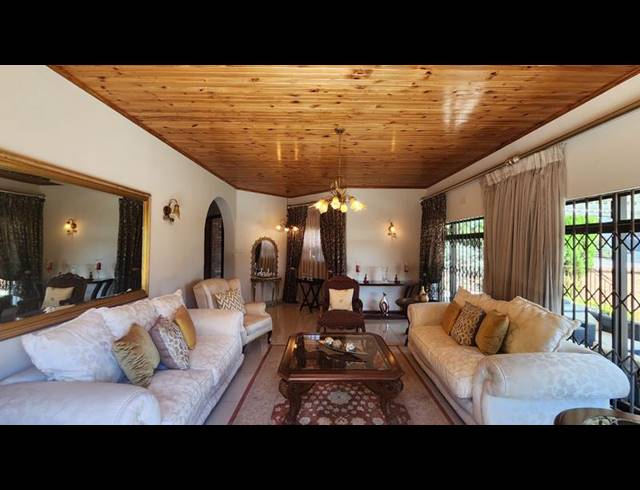 5 BEDROOM HOUSE FOR SALE IN GLENVISTA